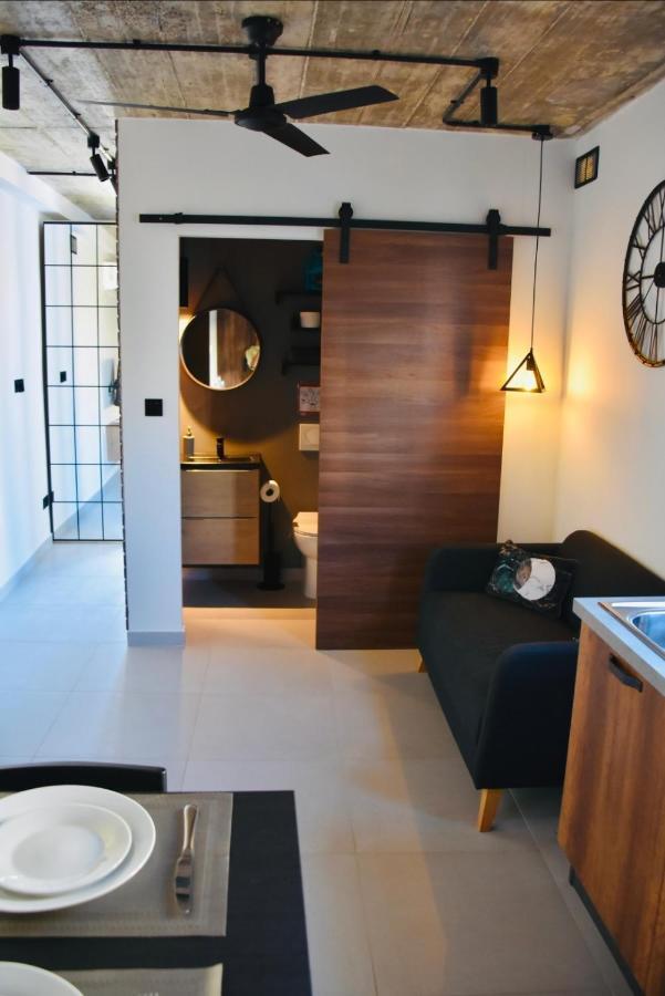 Chic Penthouse Industrial-Style Leilighet Mosta Eksteriør bilde