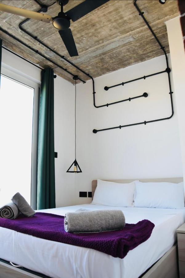 Chic Penthouse Industrial-Style Leilighet Mosta Eksteriør bilde